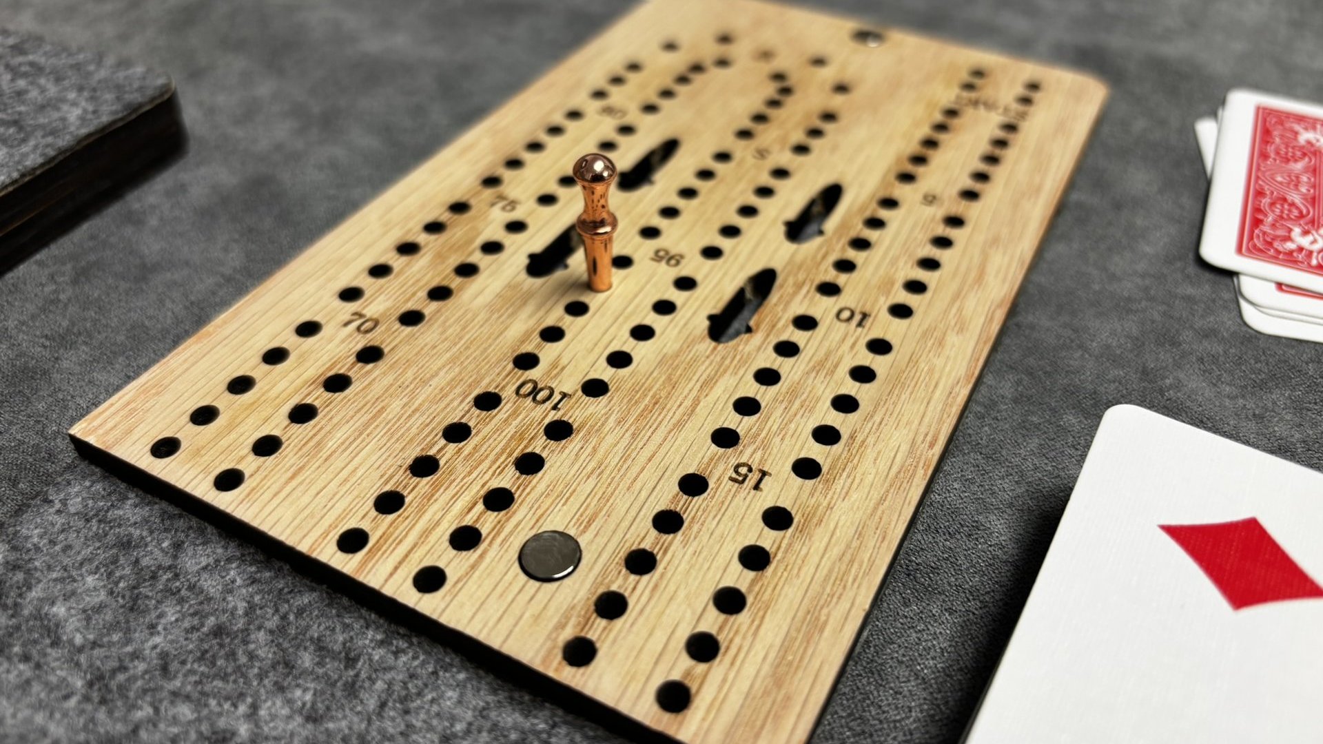 Compact Folding Travel Cribbage Board with Metal Pegs – Portable Oak Game for Camping & On-the-Go Fun