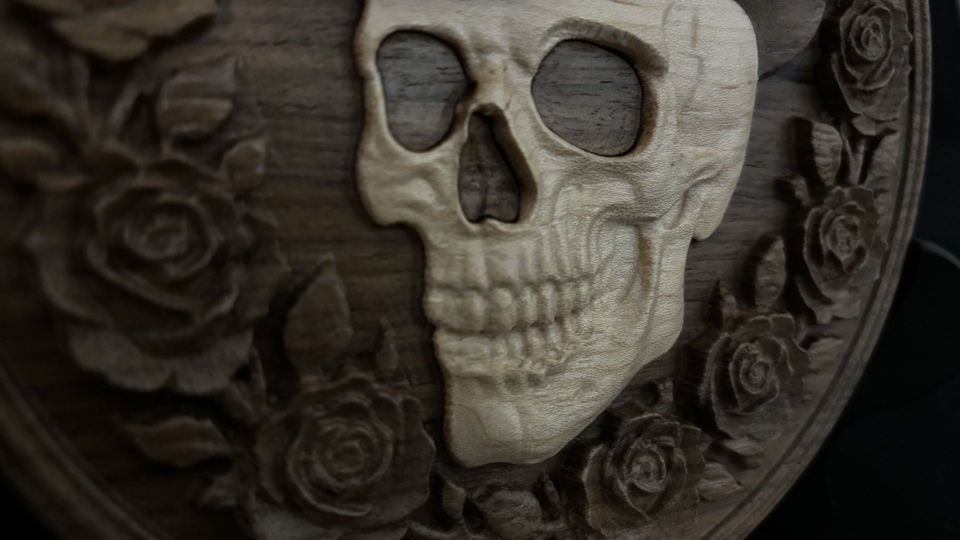 Skull & Roses Cribbage Board