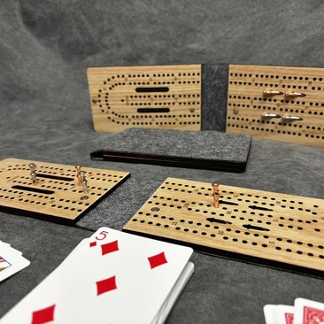 Compact Folding Travel Cribbage Board with Metal Pegs – Portable Oak Game for Camping & On-the-Go Fun